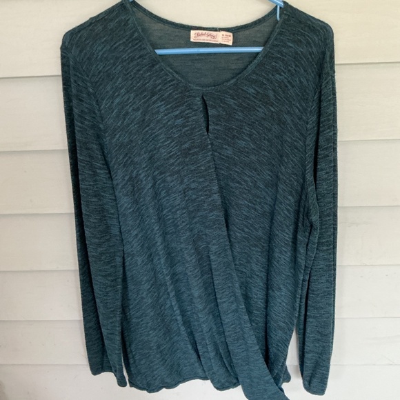 Woman’s top - Picture 1 of 5